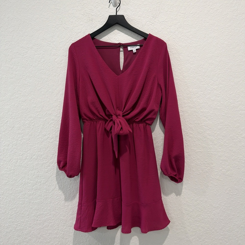 Gilli Berry Colored Crepe Ruffle Hem Size Medium Fall Wedding Guest Dress